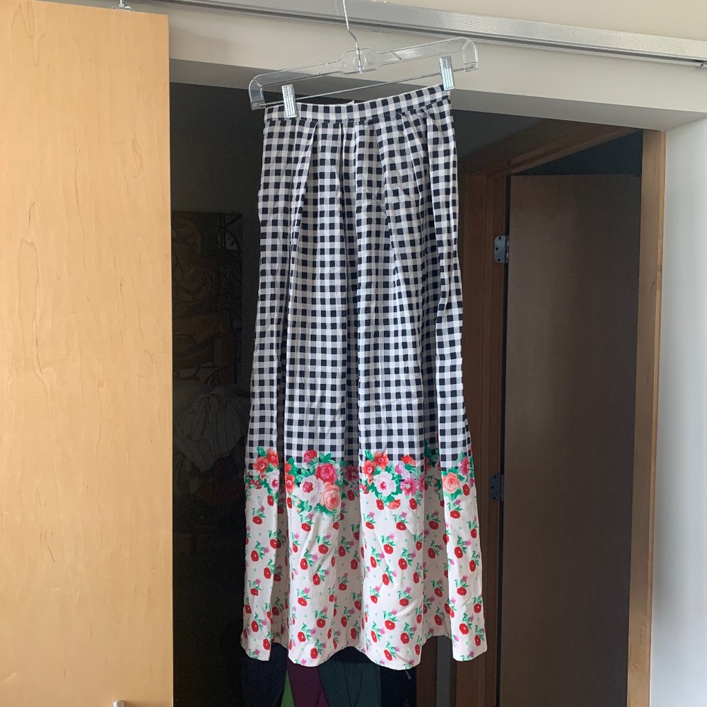 Skirt! Tiny Waist Skirt!